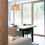 Haus Heidi & *
